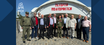 Представители Совета ветеранов РГСУ посетили выставку трофейного вооружения и техники на Поклонной горе