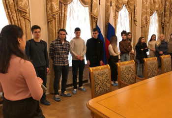 Студенты РГСУ посетили выставку, посвященную ордену Святого Георгия