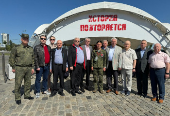Представители Совета ветеранов РГСУ посетили выставку трофейного вооружения и техники на Поклонной горе