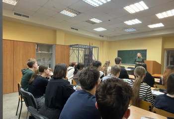 Проведена встреча с обучающимися 10-11 классов московских школ по вопросам профориентации и продолжения обучения по специальностям юридического профиля.