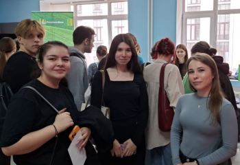 Студенты и преподаватели кафедры иностранных языков и культуры на Дне карьеры РГСУ