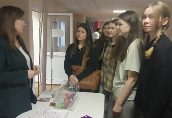 Студенты и преподаватели кафедры иностранных языков и культуры на Дне карьеры РГСУ