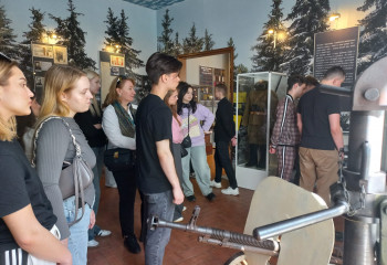 Почтим подвиг защитников Москвы: путешествие студентов и преподавателей к мемориалу героям-сибирякам в преддверии Дня Победы