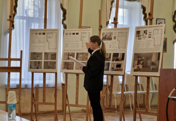 На кафедре искусств прошли защиты выпускных квалификационных работ и торжественное вручение дипломов выпускникам очно-заочной и заочной форм обучения направлений подготовки «Дизайн» и «Культурология»