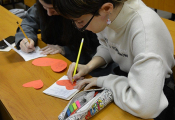 Кафедра иностранных языков и культуры провела культурно-языковой квест для студентов РГСУ «Something about love» («Немного о любви»)