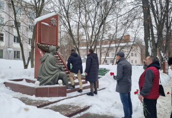 Возложение цветов в память о воинах Великой Отечественной войны