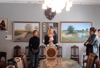 Преподаватели и студенты кафедры живописи посетили юбилейную выставку картин проекта Кавказский маршрут "Нам 5 лет​"