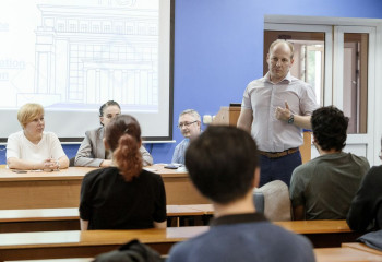 ИНОСТРАННЫЕ ВЫПУСКНИКИ РГСУ ВСТРЕТИЛИСЬ С КОМАНДОЙ ЦЕНТРА МИГРАЦИОННО-ВИЗОВОГО СОПРОВОЖДЕНИЯ