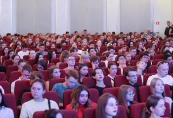Сотрудники Центра миграционно-визового сопровождения приняли участие во встречах с первокурсниками.