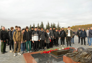 Студенты РГСУ посетили военный мемориал «Пантеон защитников Отечества»