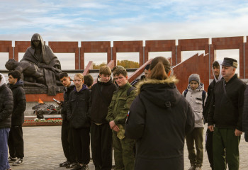 Студенты РГСУ посетили военный мемориал «Пантеон защитников Отечества»