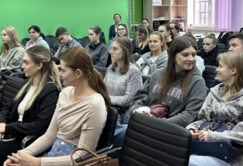 Преподаватели кафедры иностранных языков и культуры приняли участие в профориентационном мероприятии «Школьные каникулы»